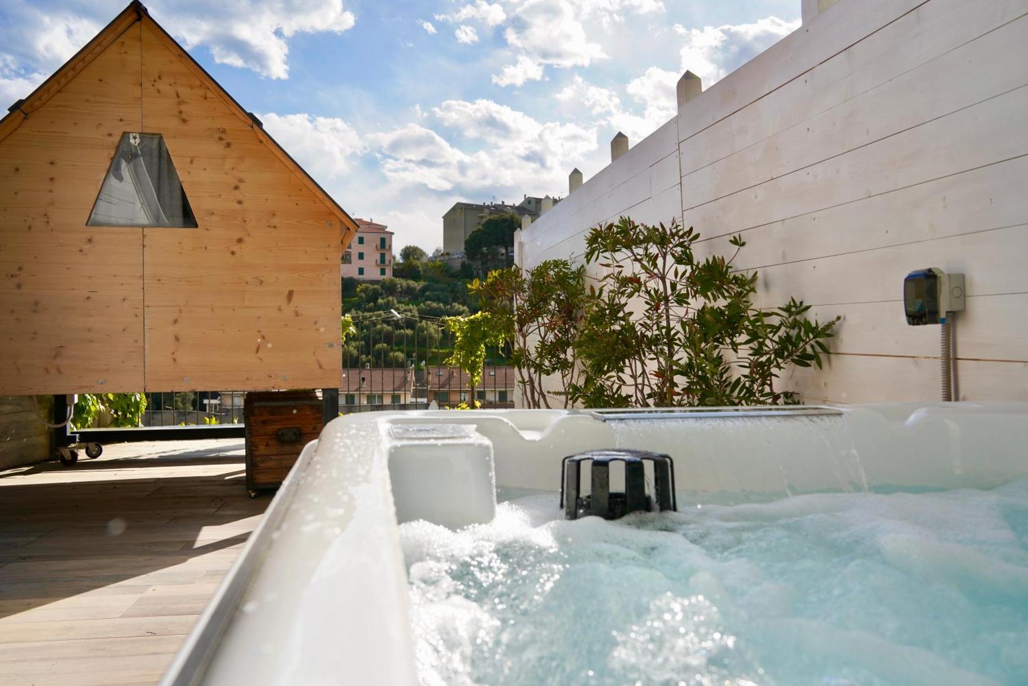 מלון צ'לה ליגורה Starsbox Jacuzzi Privata E Piscina Vista Mare מראה חיצוני תמונה